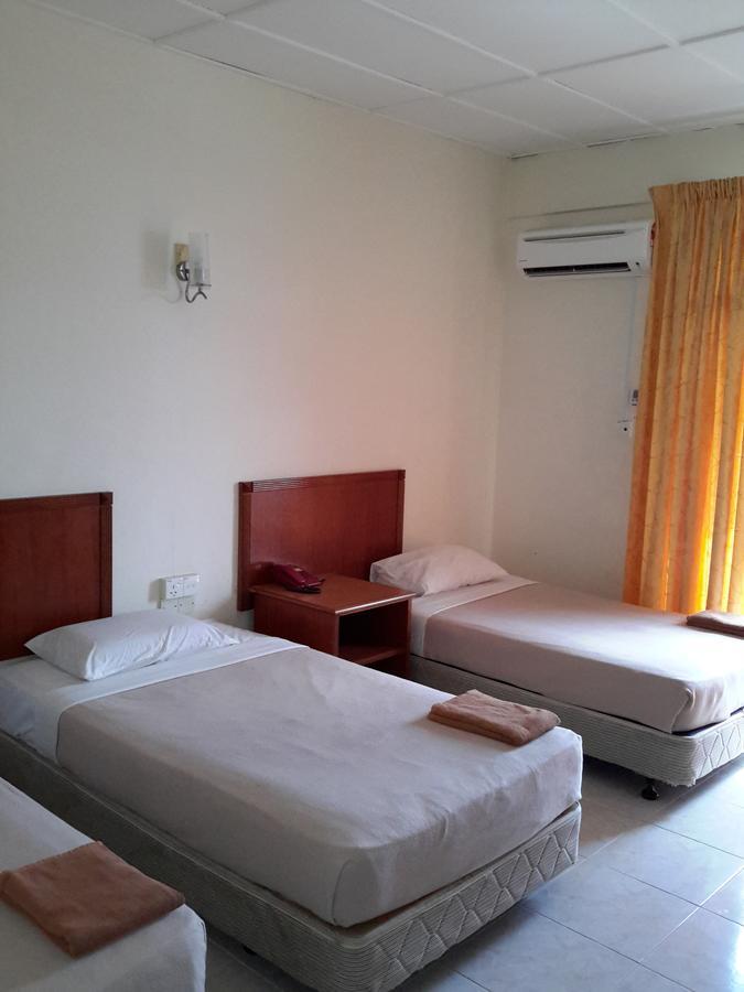 Tanjung Demong Beach Resort Кампунг-Куала-Бесут Экстерьер фото